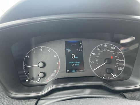 Used 2025 Toyota Corolla LE image 38