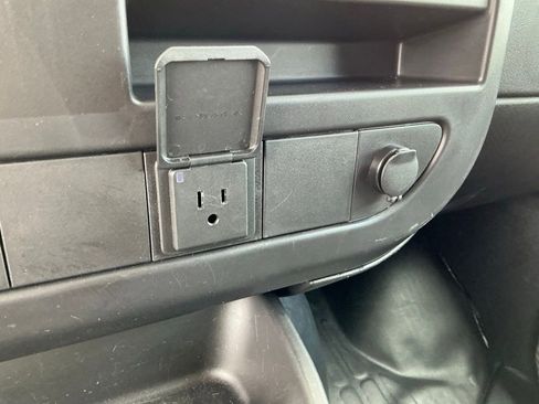 Used 2024 GMC Savana 2500 Work Van w/ Driver Convenience Package image 31