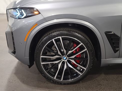 New 2026 BMW X5 xDrive40i w/ M Sport Package AWD/4WD image 10