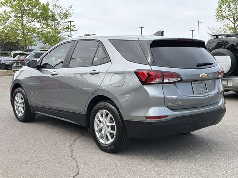 Used 2023 Chevrolet Equinox LS FWD image 3