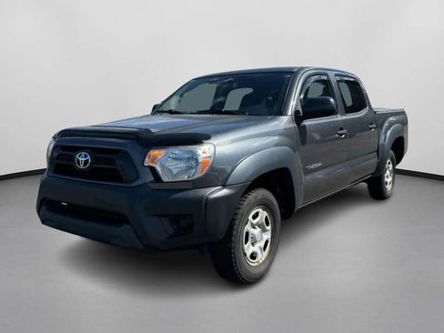 Used 2013 Toyota Tacoma 2WD Double Cab w/ Convenience Pkg image 4
