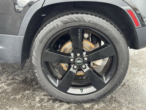 Used 2024 Land Rover Defender 110 S image 41