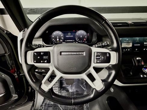 Used 2023 Land Rover Defender 110 SE AWD/4WD image 26