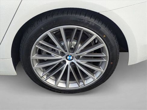Used 2018 BMW 530i w/ Premium Package image 25