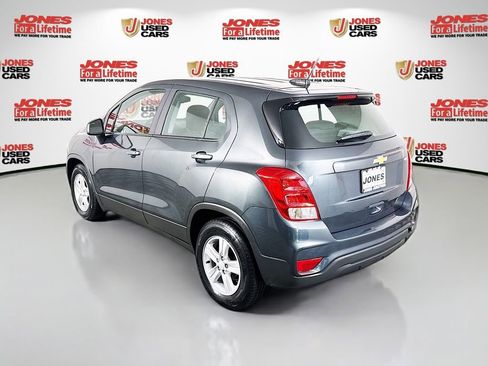 Used 2019 Chevrolet Trax LS image 2