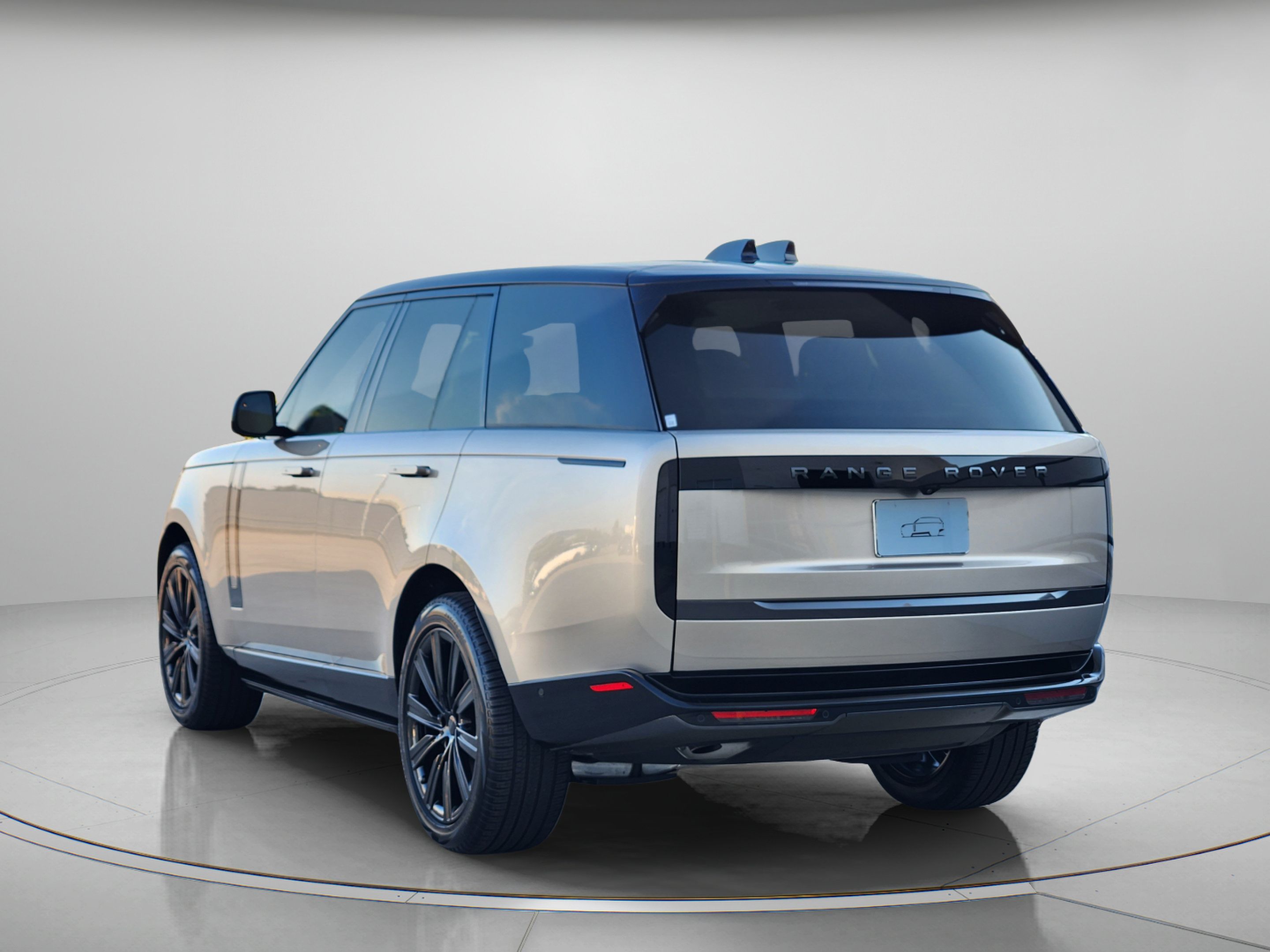 Certified 2026 Land Rover Range Rover SE AWD/4WD image 3