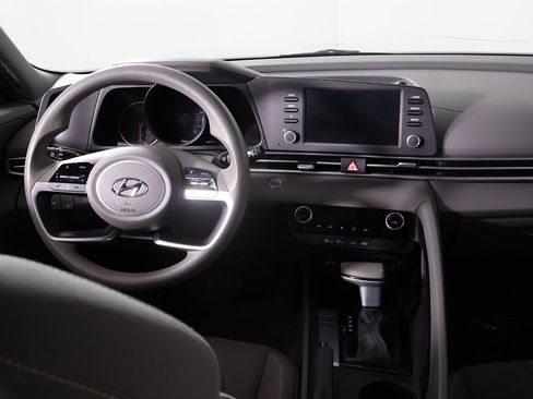 Used 2021 Hyundai Elantra SEL image 28