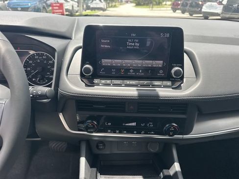 Used 2024 Nissan Sentra S FWD image 19