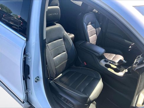 Used 2019 GMC Acadia Denali AWD/4WD image 7