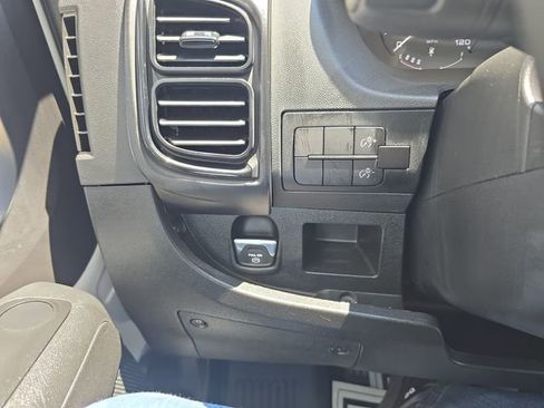 Used 2024 RAM ProMaster 2500 FWD image 17