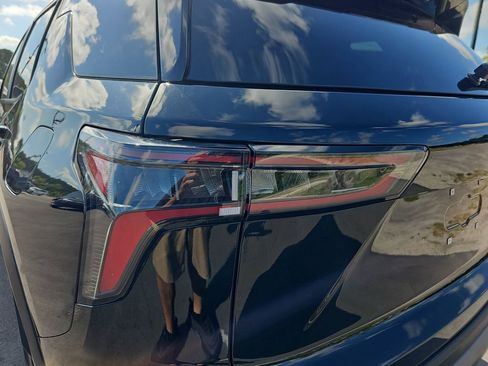 Used 2025 Chevrolet Equinox LT FWD image 37