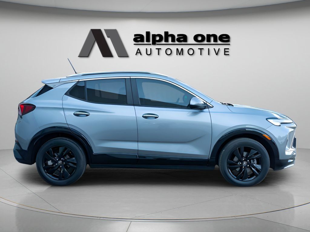 Used 2024 Buick Encore GX Sport Touring FWD image 4