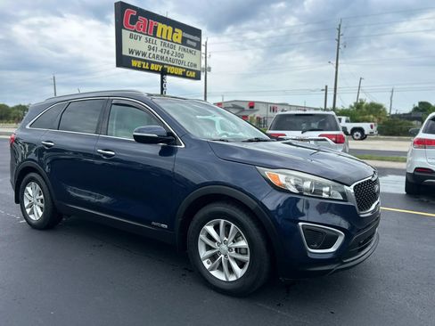 Used 2017 Kia Sorento AWD image 3