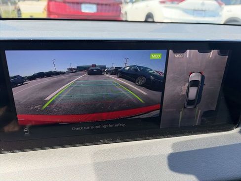 New 2026 Nissan Sentra SR w/ SR Premium Package FWD image 17