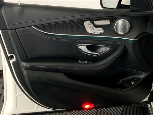 Used 2019 Mercedes-Benz E 300 4MATIC image 22