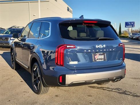 New 2025 Kia Telluride S image 4