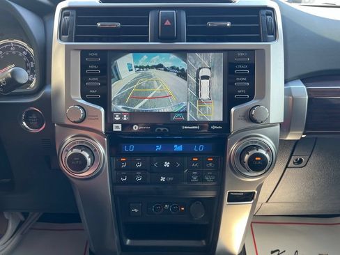 Used 2022 Toyota 4Runner Limited AWD/4WD image 17