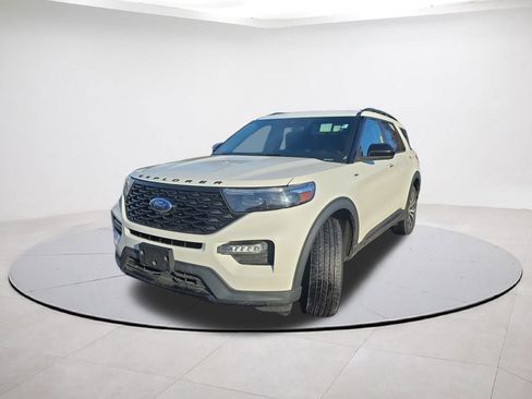 Certified 2022 Ford Explorer ST-Line w/ Class IV Trailer Tow Package image 3