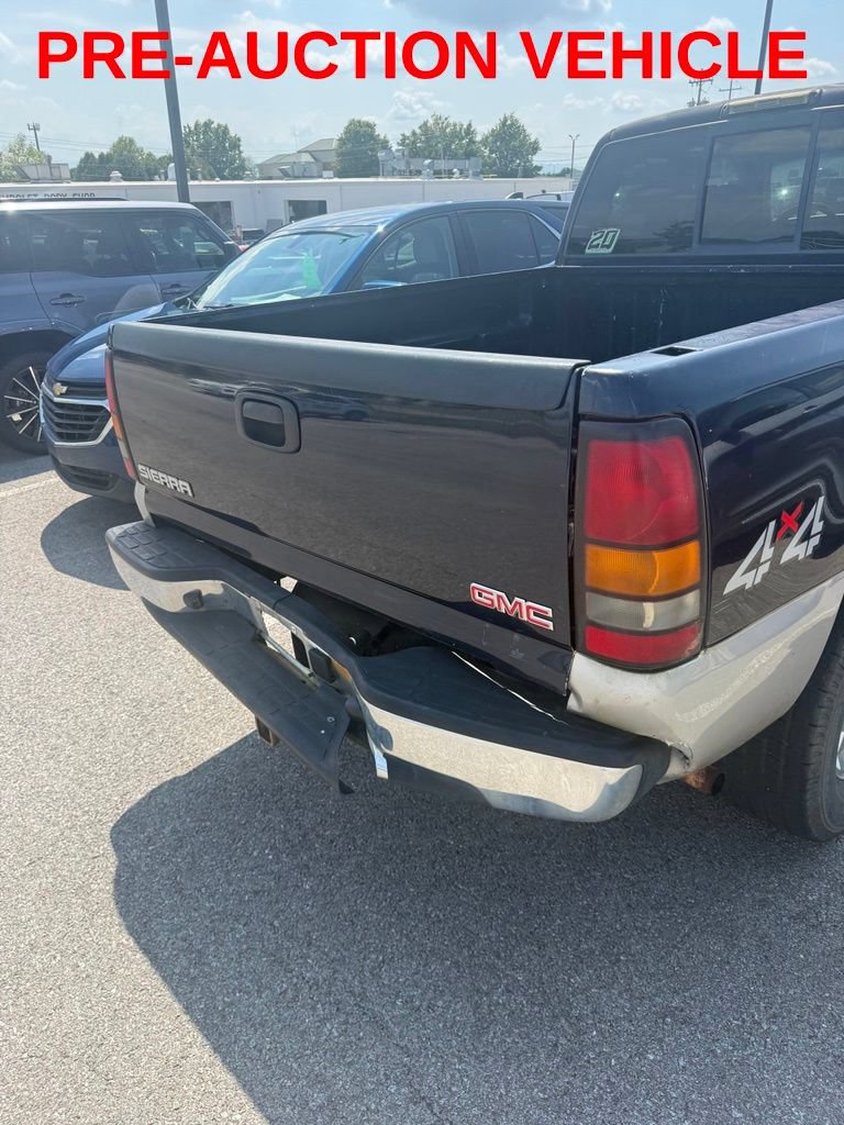 Used 2006 GMC Sierra 1500 SLE w/ Onstar Plus Package AWD/4WD image 8