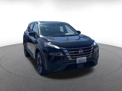 Used 2025 Nissan Rogue SV AWD/4WD image 8