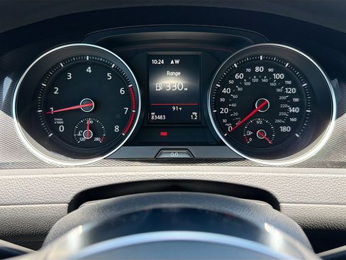 Used 2017 Volkswagen GTI SE FWD image 39