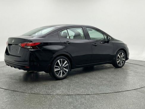 Used 2025 Nissan Versa SV image 9