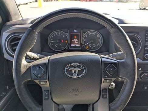 Used 2021 Toyota Tacoma TRD Off-Road image 18