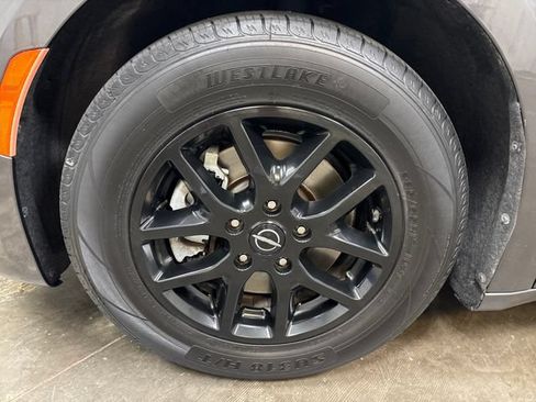 Used 2022 Chrysler Pacifica Touring-L FWD image 15