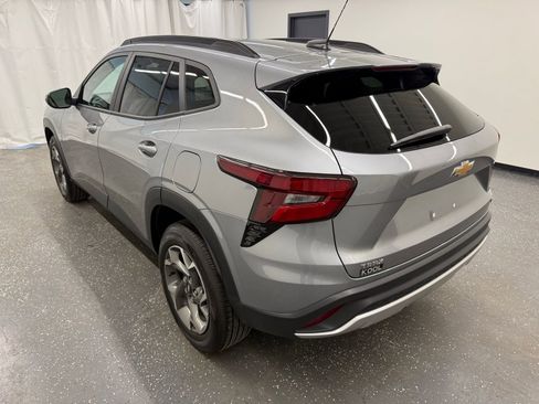 Used 2024 Chevrolet Trax LT w/ Driver Confidence Package image 3