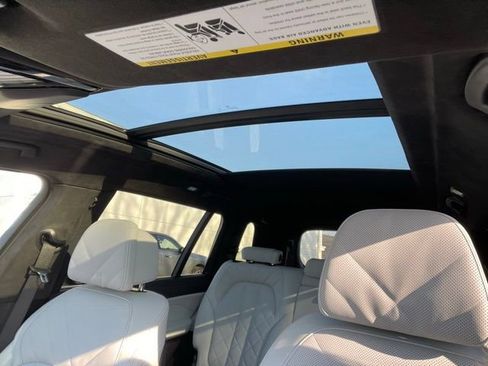 Used 2026 BMW X7 xDrive40i w/ Premium Package image 24