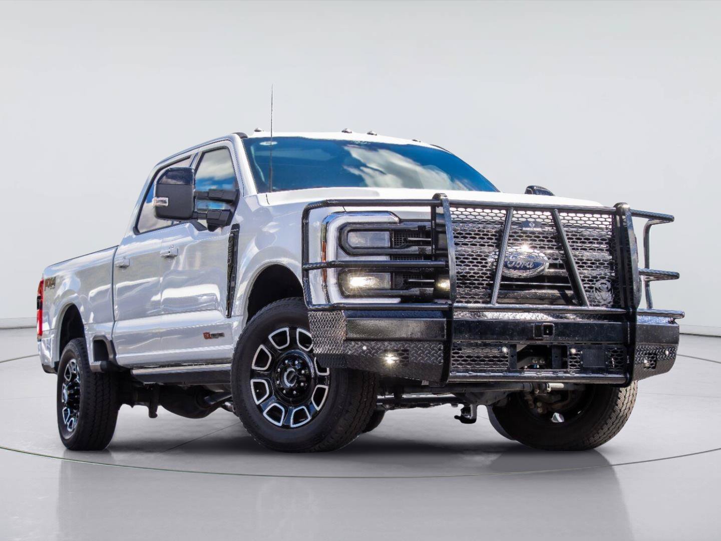 Certified 2025 Ford F250 Platinum AWD/4WD image 1