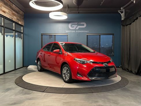 Used 2018 Toyota Corolla XLE image 1