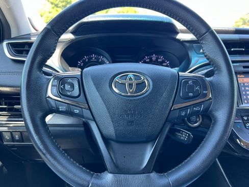 Used 2018 Toyota Avalon XLE FWD image 23