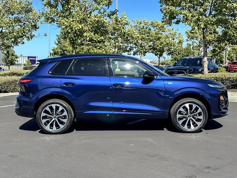 New 2026 Audi Q3 quattro 2.0T AWD/4WD image 9