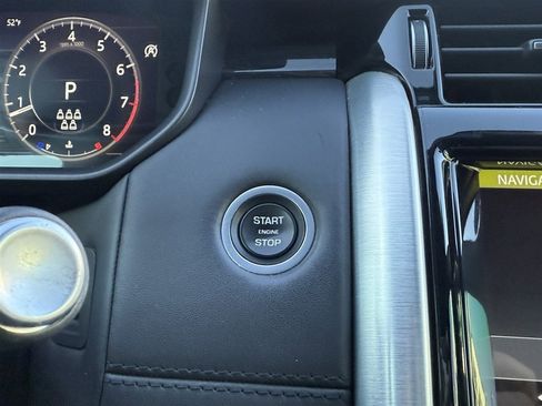 Used 2020 Land Rover Discovery HSE Luxury image 34