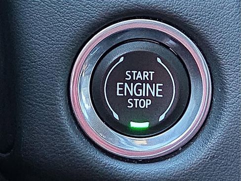 Certified 2023 Chevrolet Suburban Premier image 18