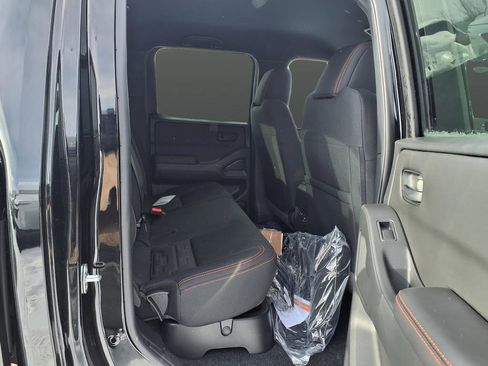 New 2026 Nissan Frontier PRO-4X w/ Pro-4x Convenience Package image 9
