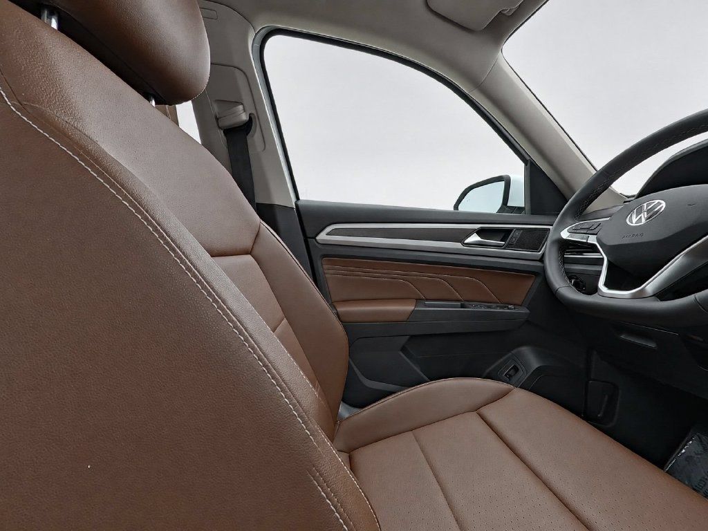 Used 2023 Volkswagen Atlas SE w/ Black Wheel Package AWD/4WD image 22
