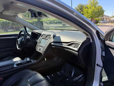 Used 2019 Ford Fusion Energi Titanium FWD image 29