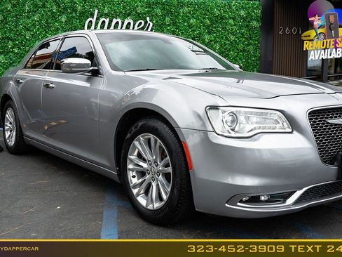 Used 2016 Chrysler 300 C RWD image 4