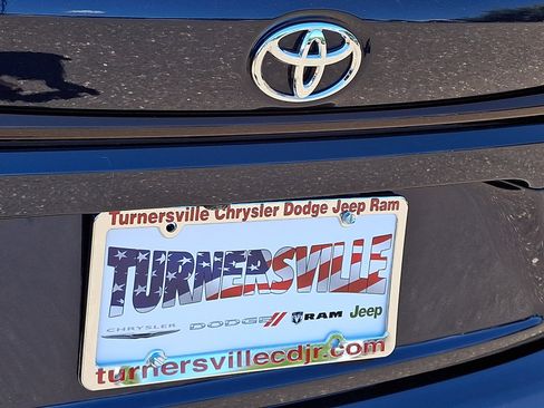 Used 2023 Toyota Corolla LE FWD image 17