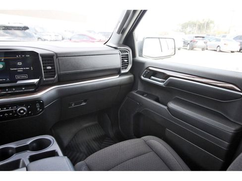 Used 2024 Chevrolet Silverado 1500 LT w/ Z71 Off-Road Package image 13