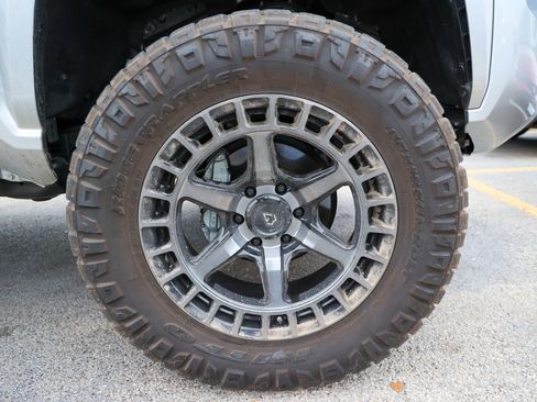 Used 2025 Toyota Tacoma SR5 image 14