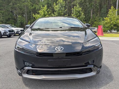 Used 2024 Toyota Prius XLE FWD image 9