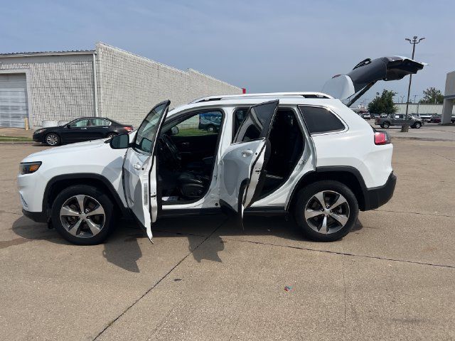Used 2019 Jeep Cherokee Limited AWD/4WD image 34
