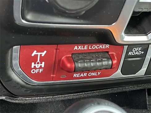 Used 2025 Jeep Wrangler Willys image 21