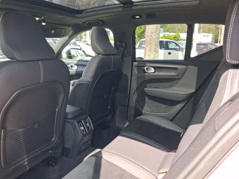 Used 2023 Volvo XC40 Recharge Ultimate w/ Protection Package Premier AWD/4WD image 7