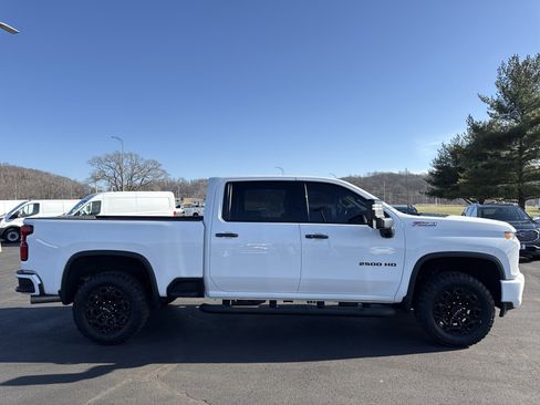 Used 2022 Chevrolet Silverado 2500 LTZ w/ LTZ Plus Package image 8