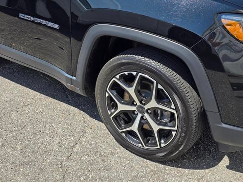 Used 2025 Jeep Compass Limited AWD/4WD image 17