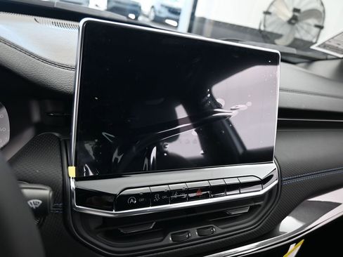 New 2026 Jeep Compass Latitude image 15